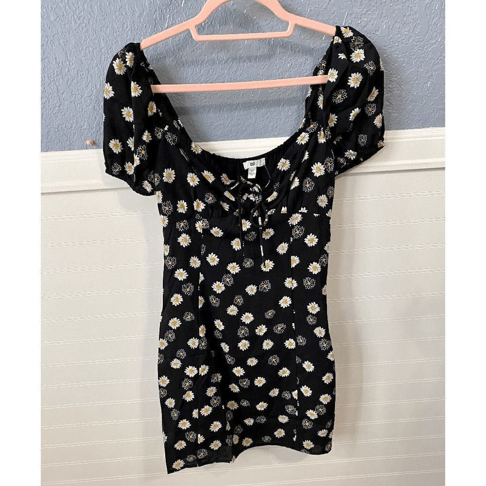 BP Women’s Tie Front Daisy Floral Mini Dress Black, Yellow and White